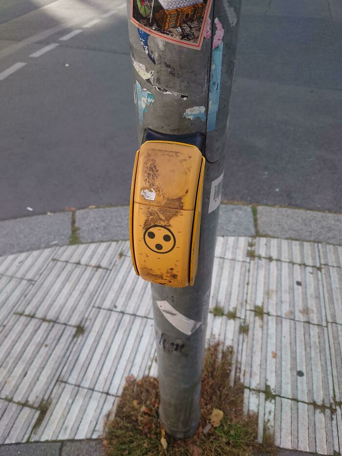 Pedestrian Button in Berlin – But It’s Not For Everyone!