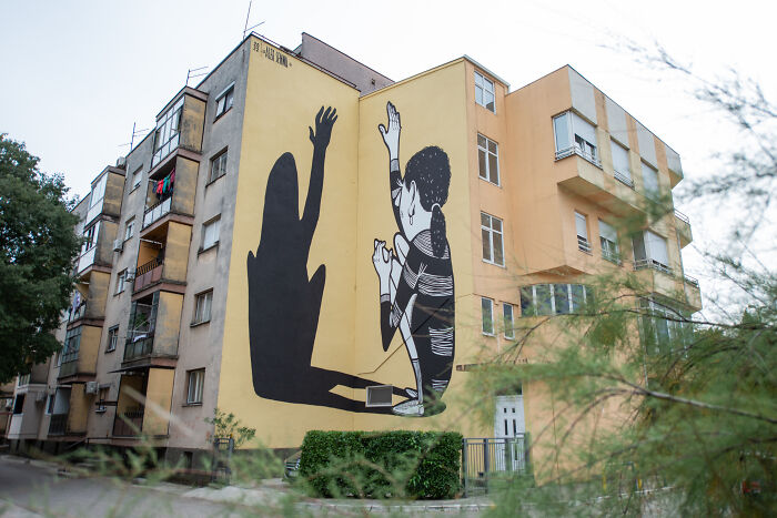 43 Black-and-White Murals by Alex Senna That Make City Walls Way More Interesting
