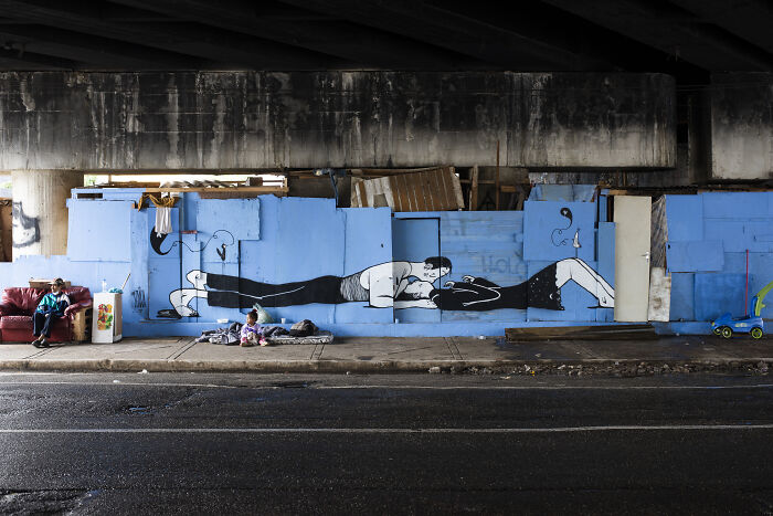 43 Black-and-White Murals by Alex Senna That Make City Walls Way More Interesting