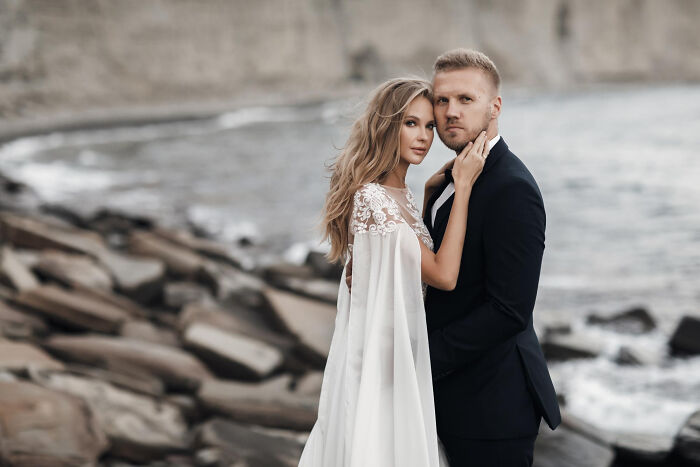 Wait, These Wedding Fails Are So Wild You Could Spot Trouble From a Mile Away!