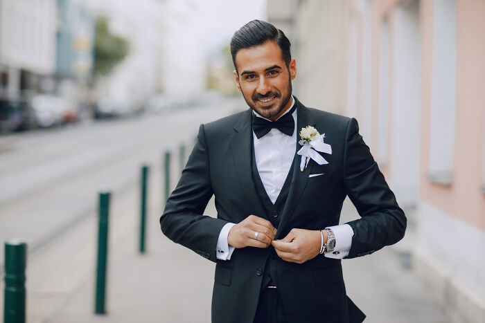 Wait, These Wedding Fails Are So Wild You Could Spot Trouble From a Mile Away!