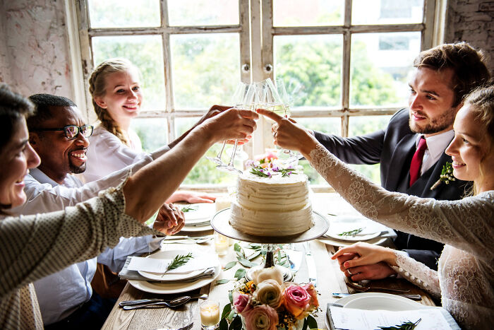Wait, These Wedding Fails Are So Wild You Could Spot Trouble From a Mile Away!