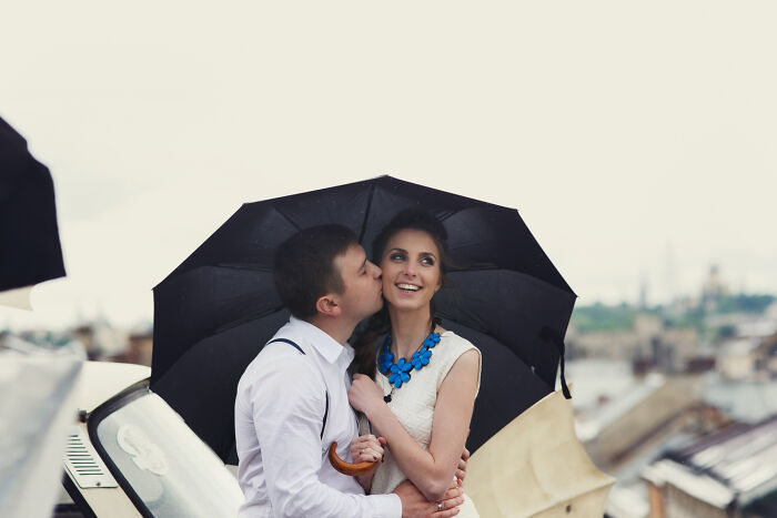 Wait, These Wedding Fails Are So Wild You Could Spot Trouble From a Mile Away!
