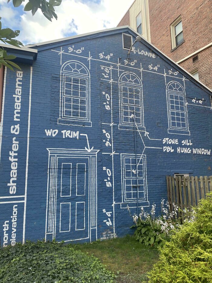 Architect’s Office Backside Is a Piece of Art