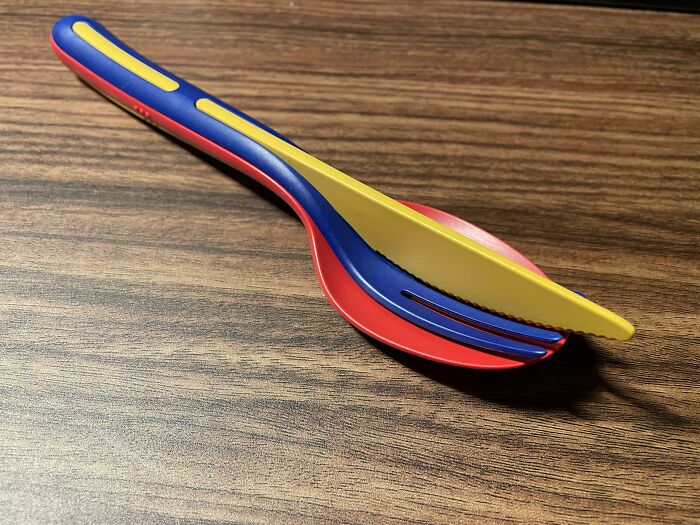 Portable Cutlery That Fits Together Like Puzzle Pieces