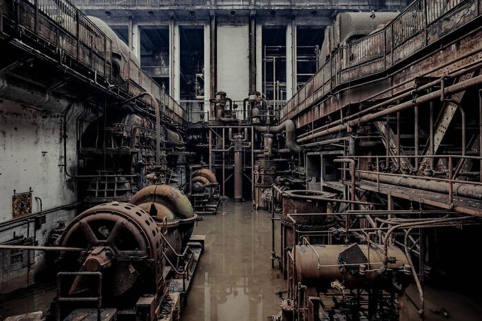 Wait, They Really Left This Place Empty?! 69 Abandoned Spots That Will Blow Your Mind