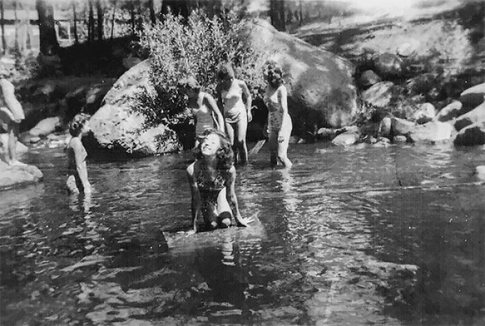 Whoa, These 18 Photos Got Way Creepier Once You Knew The Story