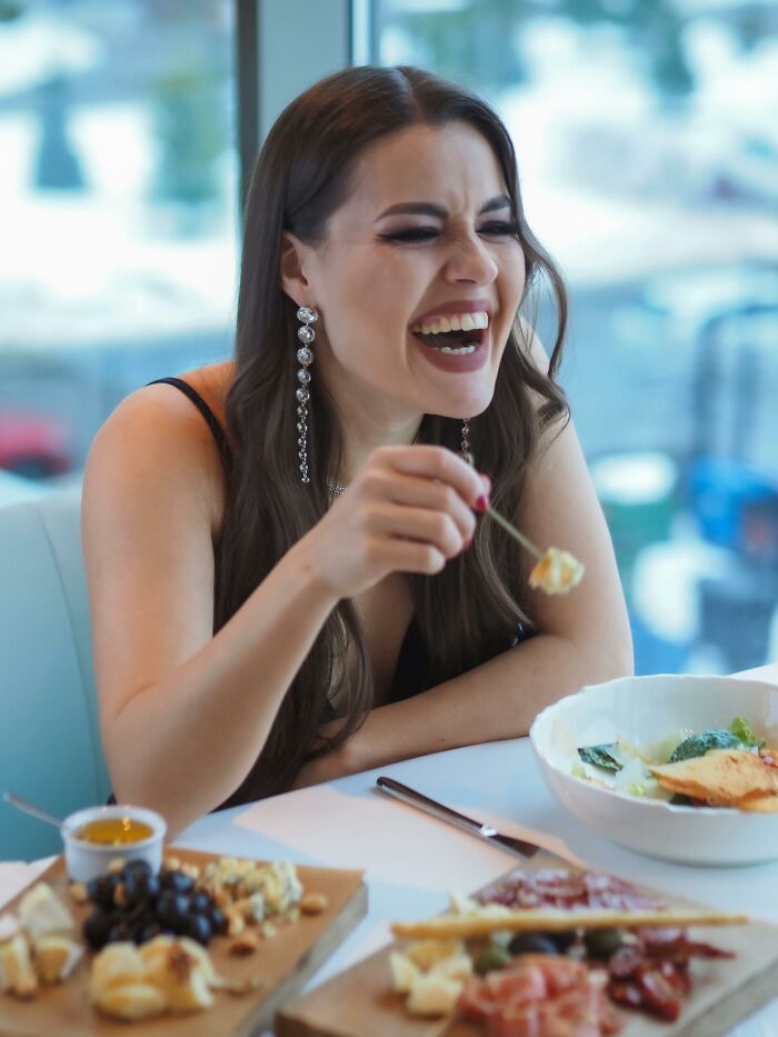 On A First Date, I Pretended To Faint Instead Of Getting Up