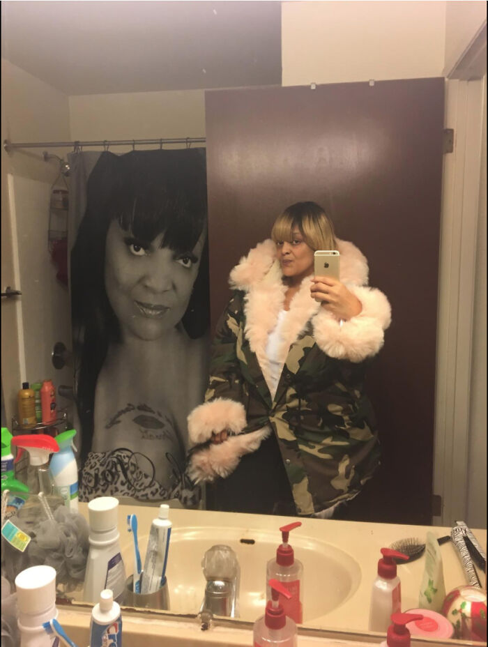 Saw A Woman With Her Own Face On Her Shower Curtain—Plot Twist!