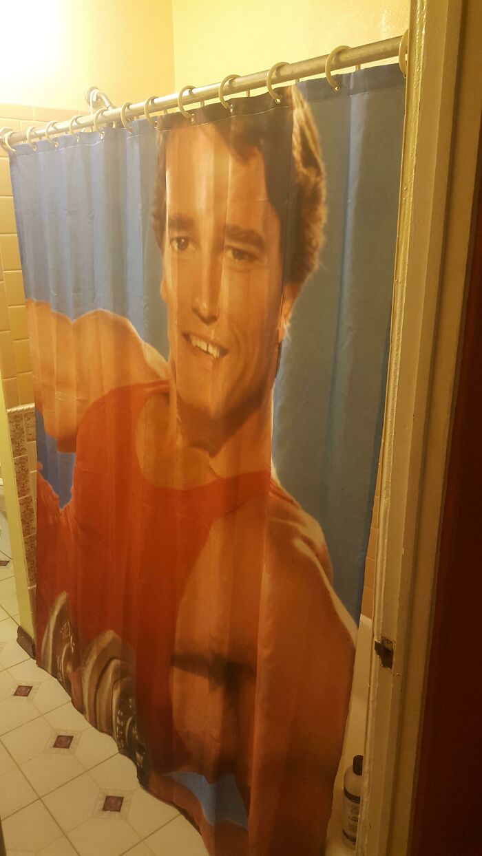 Hey, I Was Also In Charge Of Buying The New Shower Curtain—And Nailed It
