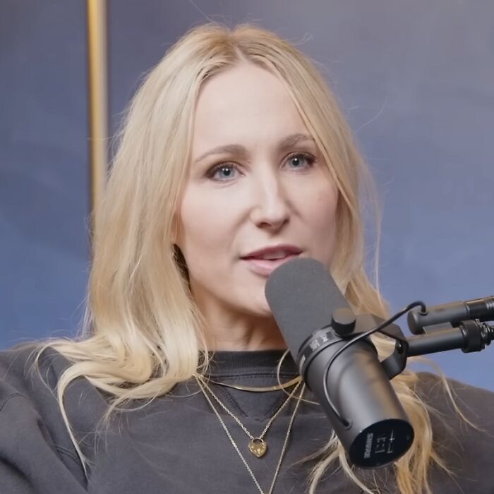 Nikki Glaser: Fearless Comedian Who Got Us Laughing and Thinking