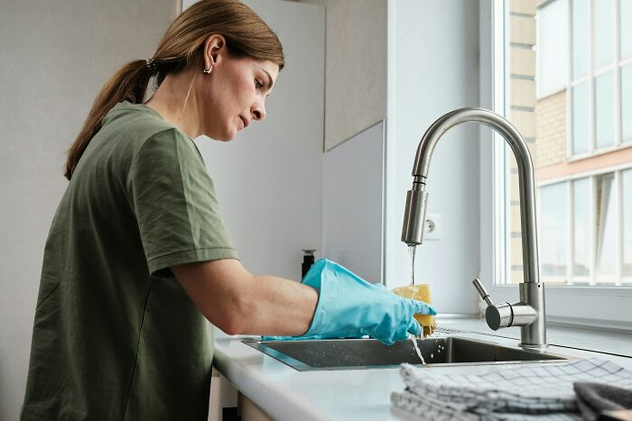 Dish Duty Disaster: Boyfriend Refuses To Wash Up