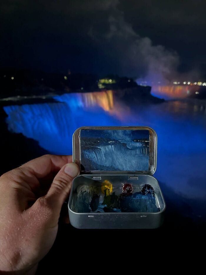 50 Tiny Paintings So Small They Fit Inside Altoid Tins (Yep, Really Tiny!)