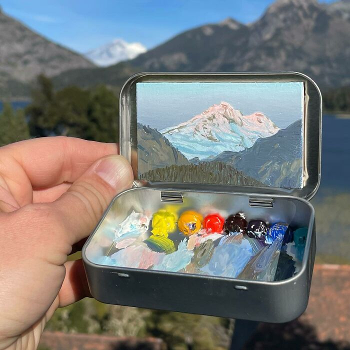 50 Tiny Paintings So Small They Fit Inside Altoid Tins (Yep, Really Tiny!)