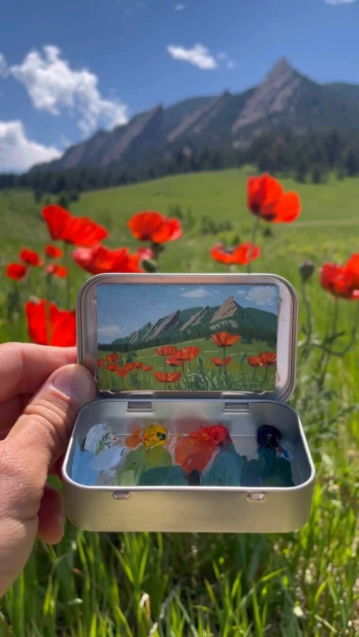50 Tiny Paintings So Small They Fit Inside Altoid Tins (Yep, Really Tiny!)