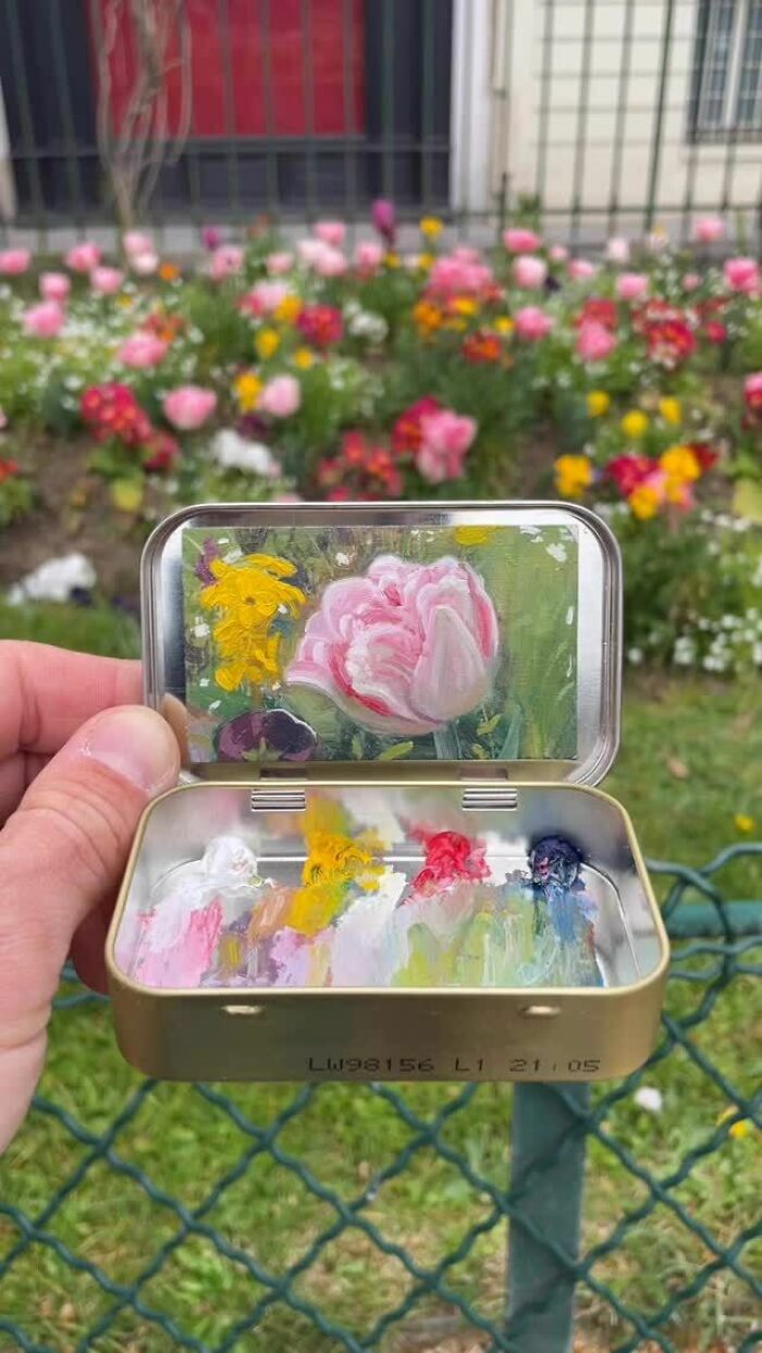 50 Tiny Paintings So Small They Fit Inside Altoid Tins (Yep, Really Tiny!)