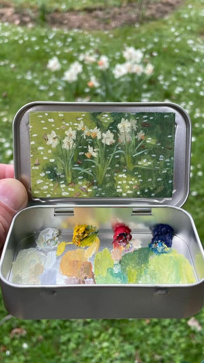 50 Tiny Paintings So Small They Fit Inside Altoid Tins (Yep, Really Tiny!)