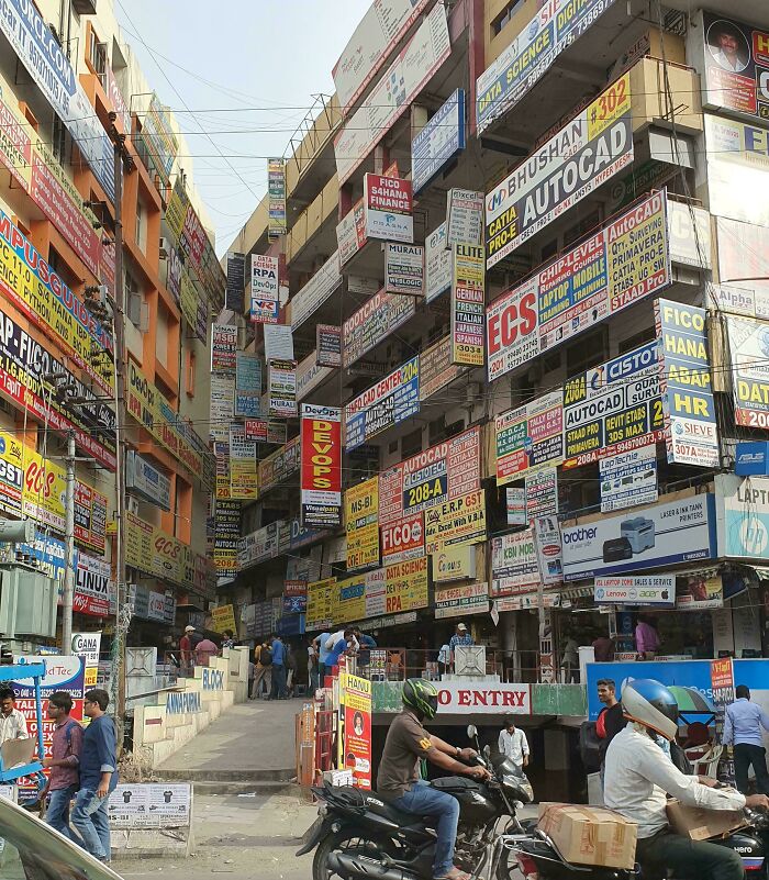 Ameerpet, Hyderabad, India: Traffic Madness