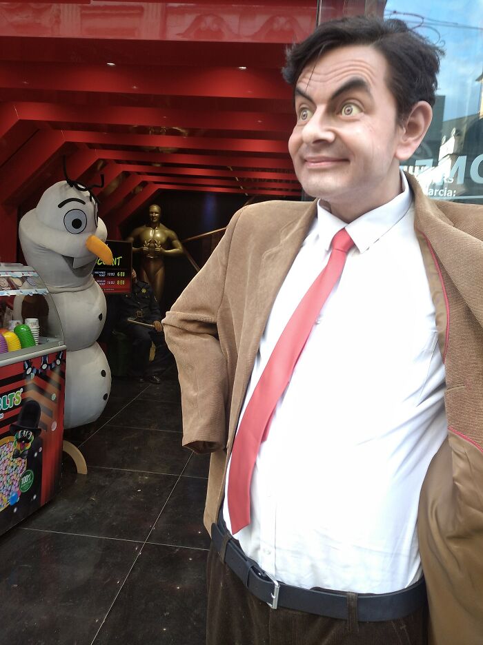Mr. Bean and Olaf Walk Into a Wax Museum... And This Happens