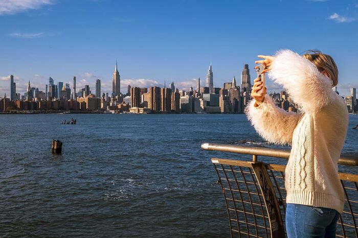 Whoa, Check Out These 80 Totally Weird And Wonderful City Snapshots!