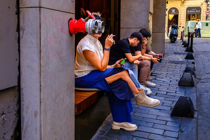 Whoa, Check Out These 80 Totally Weird And Wonderful City Snapshots!