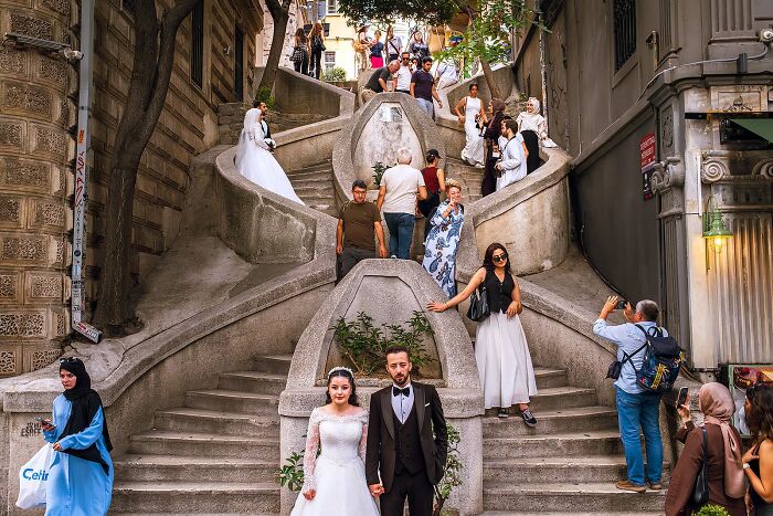 Whoa, Check Out These 80 Totally Weird And Wonderful City Snapshots!