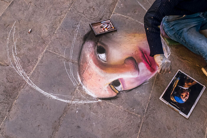 Whoa, Check Out These 80 Totally Weird And Wonderful City Snapshots!