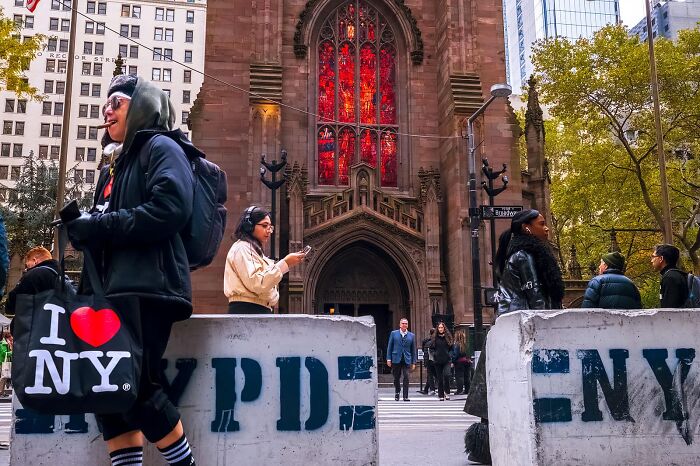 Whoa, Check Out These 80 Totally Weird And Wonderful City Snapshots!