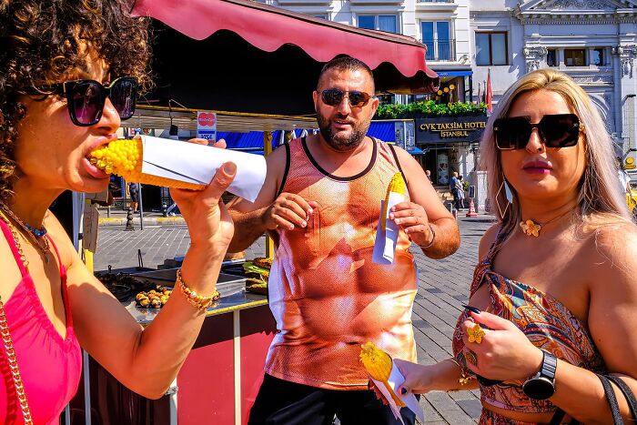 Whoa, Check Out These 80 Totally Weird And Wonderful City Snapshots!