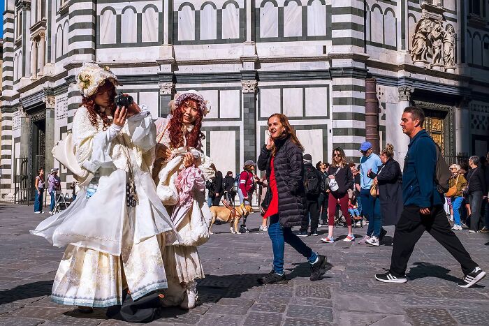 Whoa, Check Out These 80 Totally Weird And Wonderful City Snapshots!