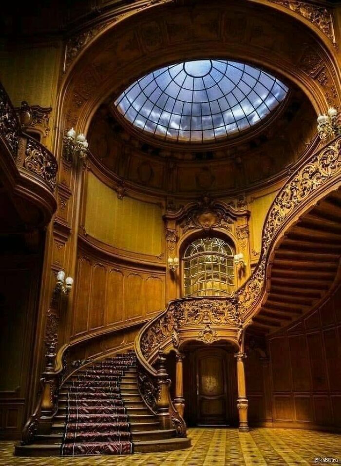 Epic Staircase in Ukraine's House of Scientists