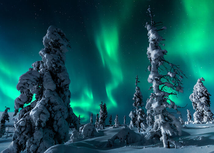 Aurora’s Ghostly Dance
