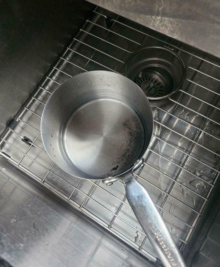 Mom’s Bleach Boil: Kitchen Chemical Warfare!