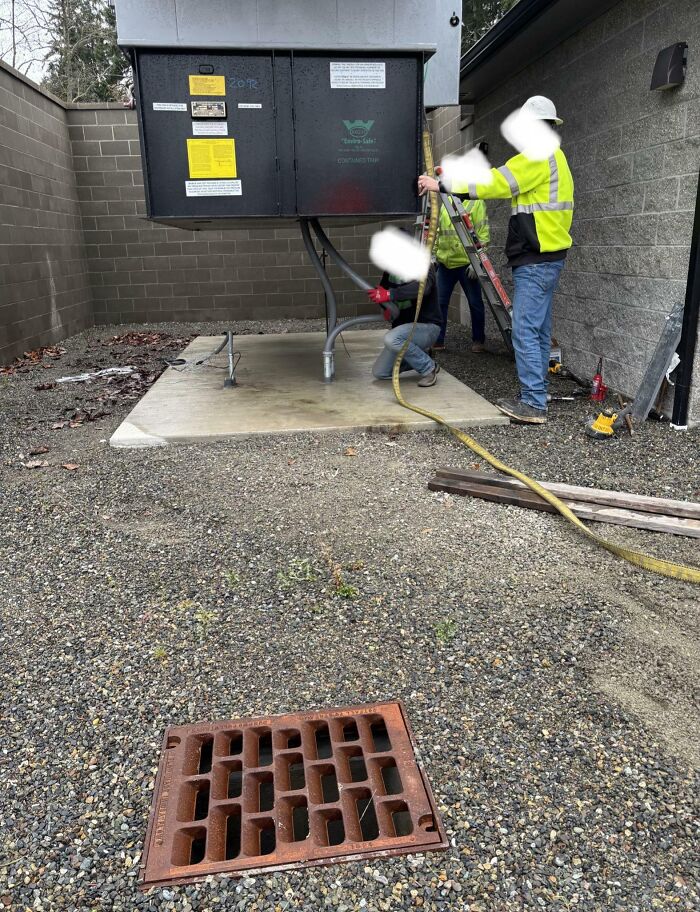 Don’t Be That Electrician Under a Hanging 15,000-Pound Generator