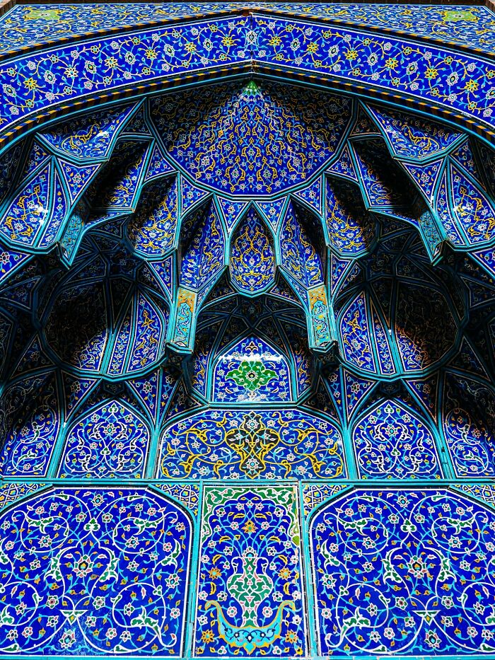 Wait, They Actually Made These Persian Patterns Look This Cool? (50 Pics!)