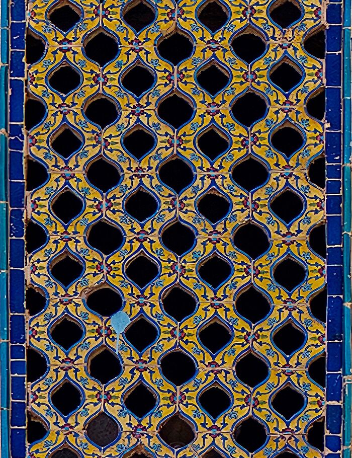 Wait, They Actually Made These Persian Patterns Look This Cool? (50 Pics!)