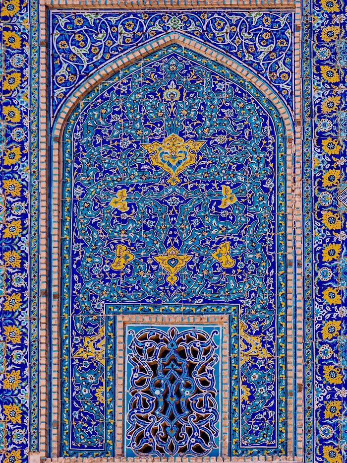 Wait, They Actually Made These Persian Patterns Look This Cool? (50 Pics!)