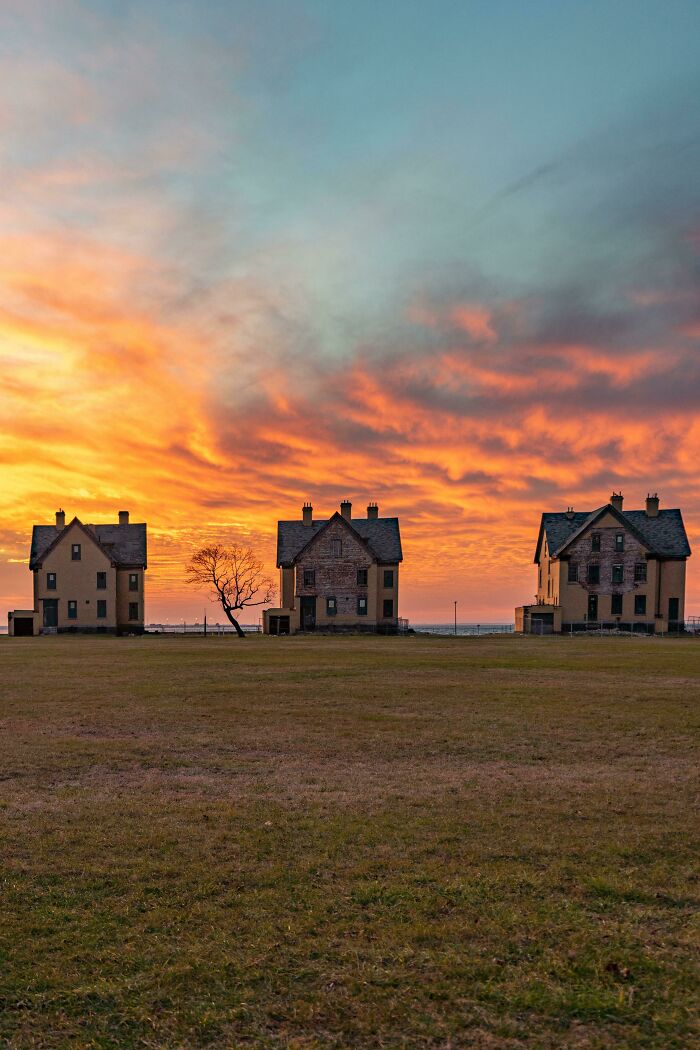 35 Abandoned Places That Are Seriously Cool (And A Little Mysterious)