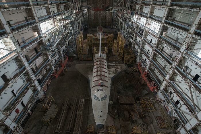 35 Abandoned Places That Are Seriously Cool (And A Little Mysterious)