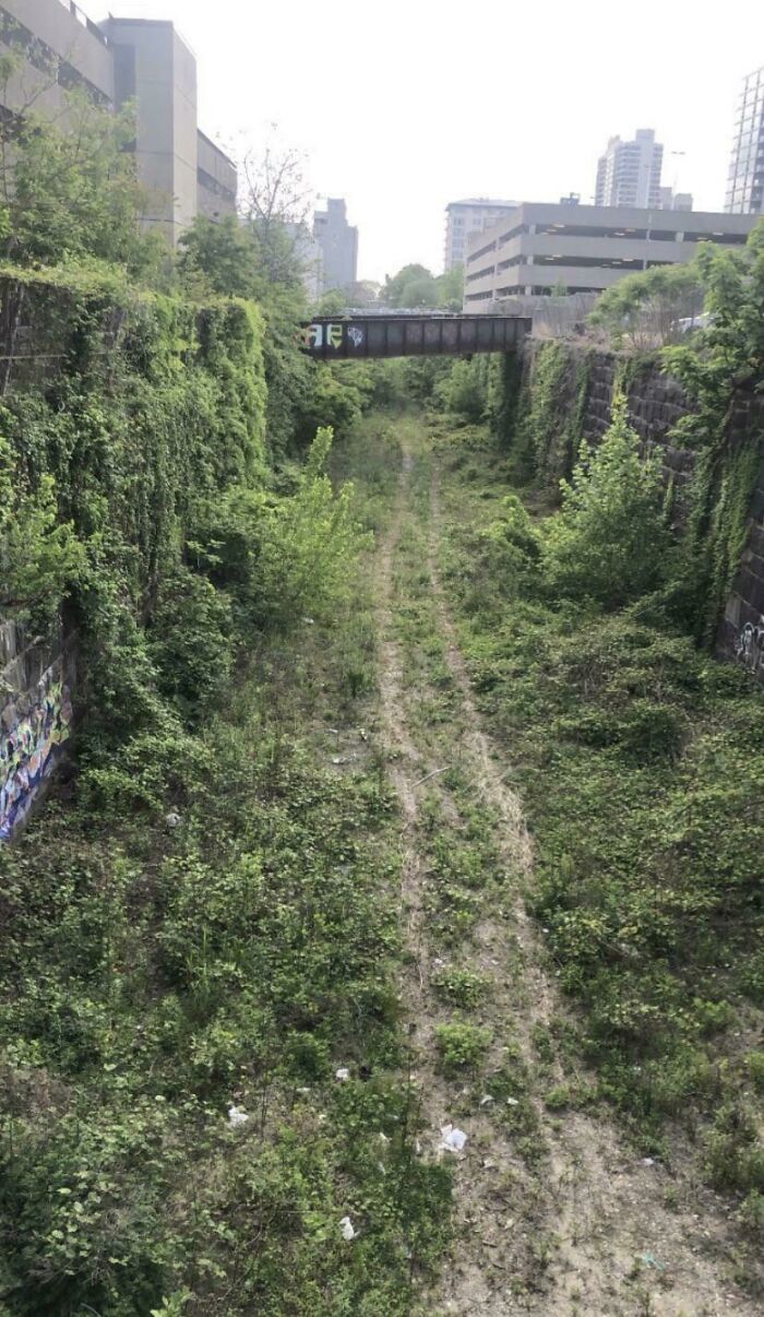 35 Abandoned Places That Are Seriously Cool (And A Little Mysterious)