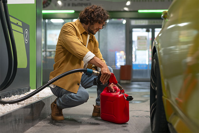 My Car Ran Out Of Fuel And A Complete Stranger Saved The Day (And Gave Me Hope)