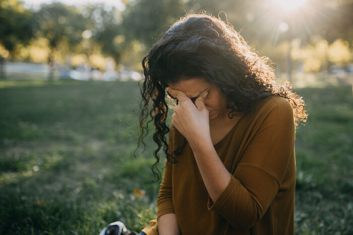A Woman Saw Me Crying From Across The Yard—And She Went Out Of Her Way To Check On Me