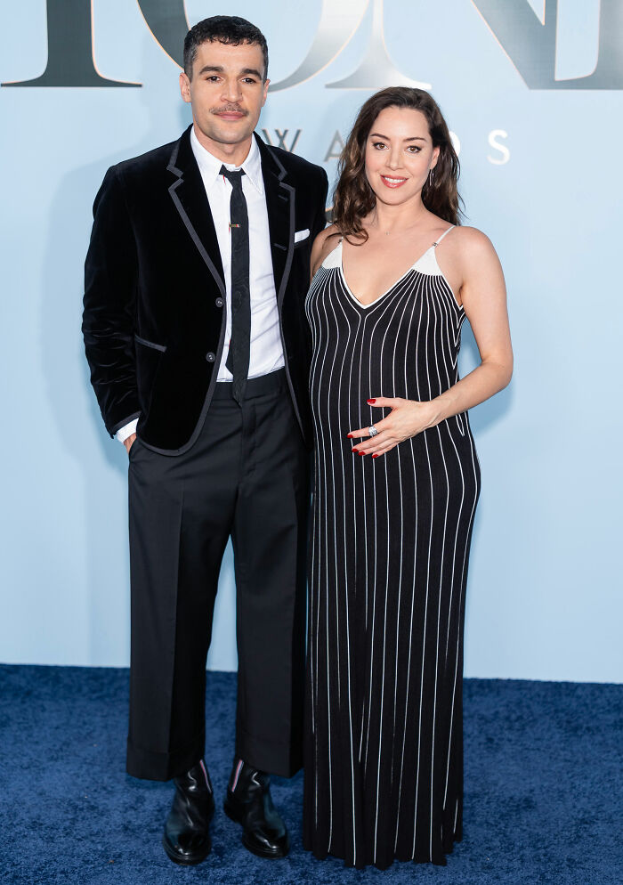 Aubrey Plaza’s Baby Bump & Stylish Stripes