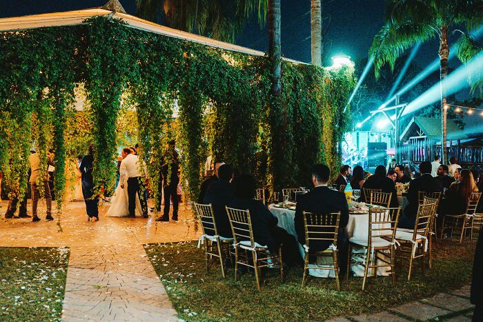 Hold Up, These Wedding Guest Fails Are Wild!