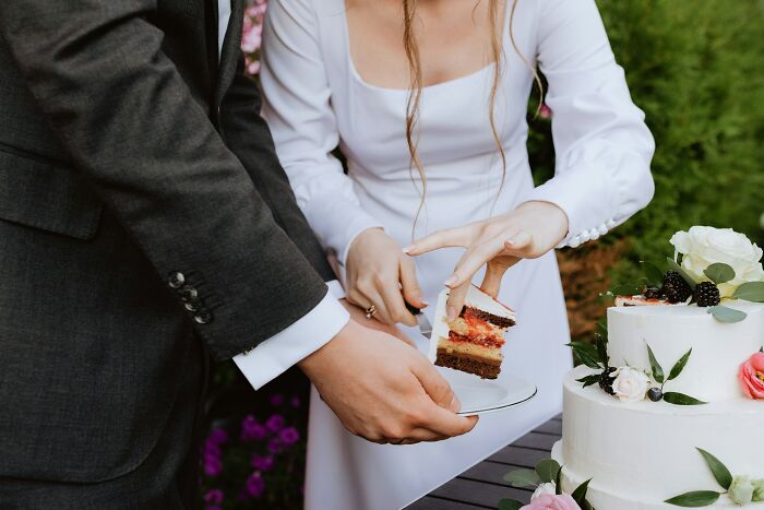 Hold Up, These Wedding Guest Fails Are Wild!