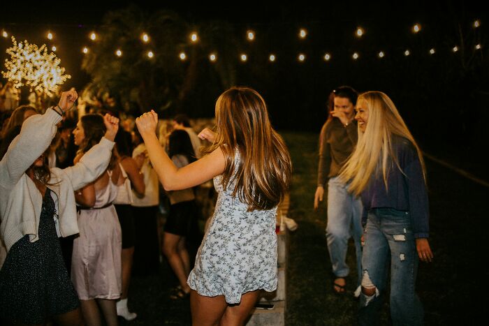 Hold Up, These Wedding Guest Fails Are Wild!