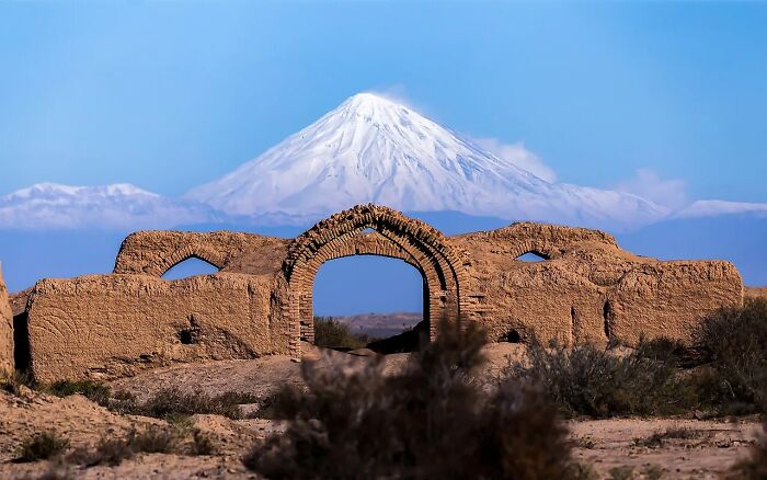 Dayr-E Gachin: The Big Mama Caravanserai