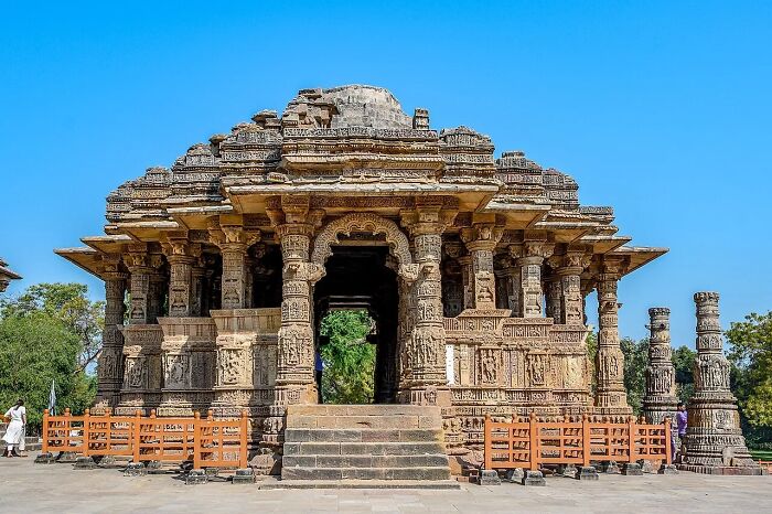 Sun Temple Of Modhera: Sandstone Art Show
