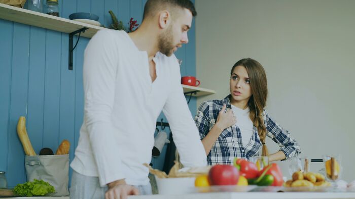 20+ Hilariously Savage One-Liners Women Drop When Guys Get Annoying