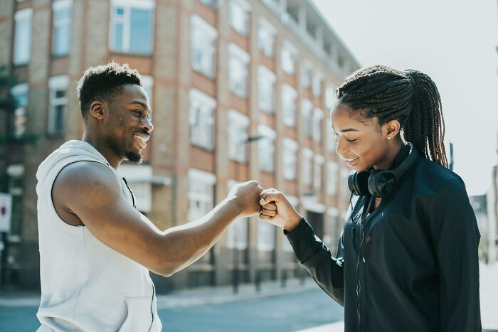 Oops! The Wildest Millennial 'Pick Me' Stories That'll Make You Cringe (In the Best Way)